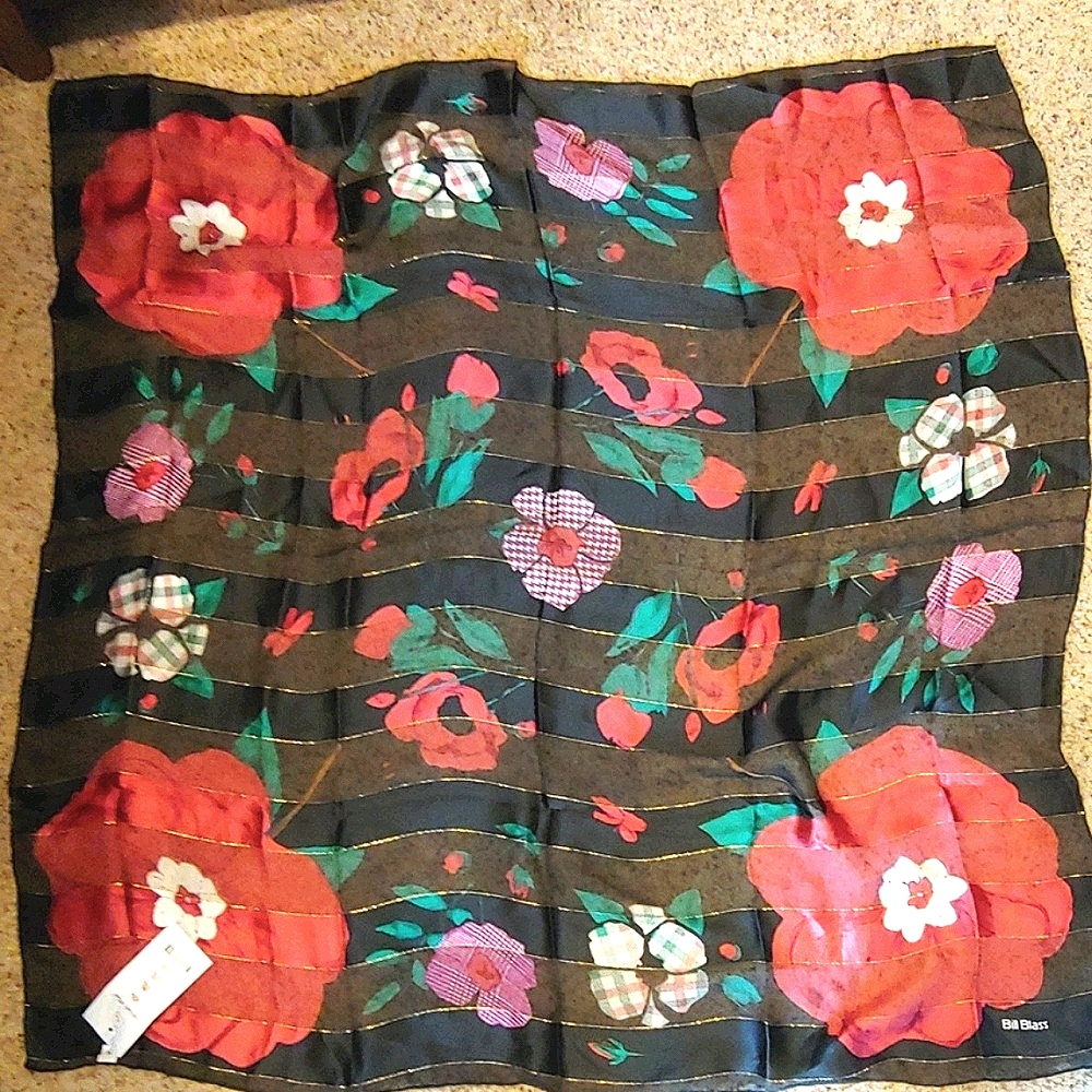 New Bill Blass Silk Scarf 34" x 34" - Picture 1 of 2
